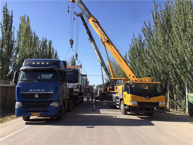 夏河县“省油又稳当”—— 吊车的 “智能节能” 技术